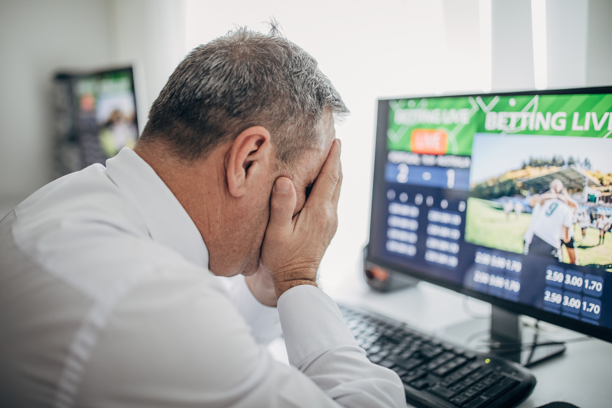 How to keep consistently winning in online casino games?